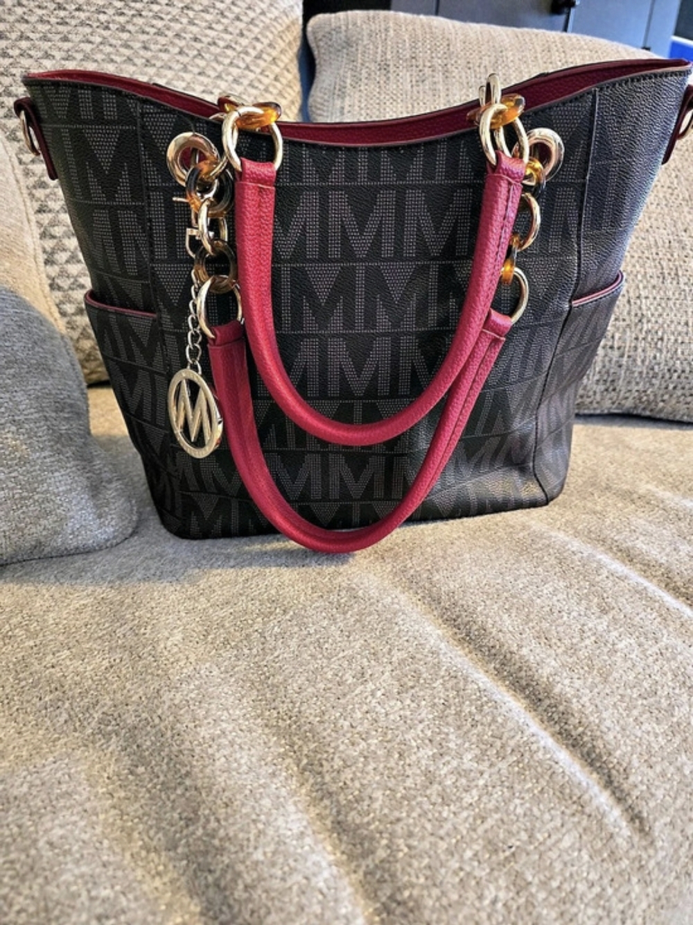 Mia K. Tote in Black & Pink Like New - Picture 2 of 8